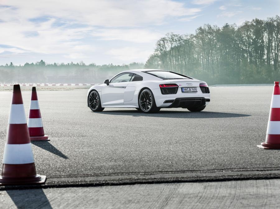  Audi R8 V10 RWS 2017 года  (WW) (фото 3 из 81)